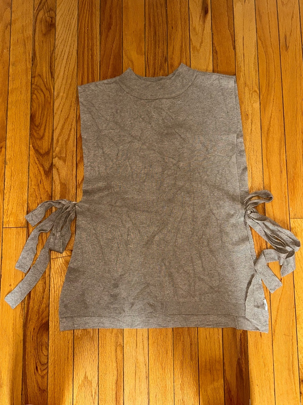 Ann Taylor Gray Sleeveless Tie-Side Knit Top
